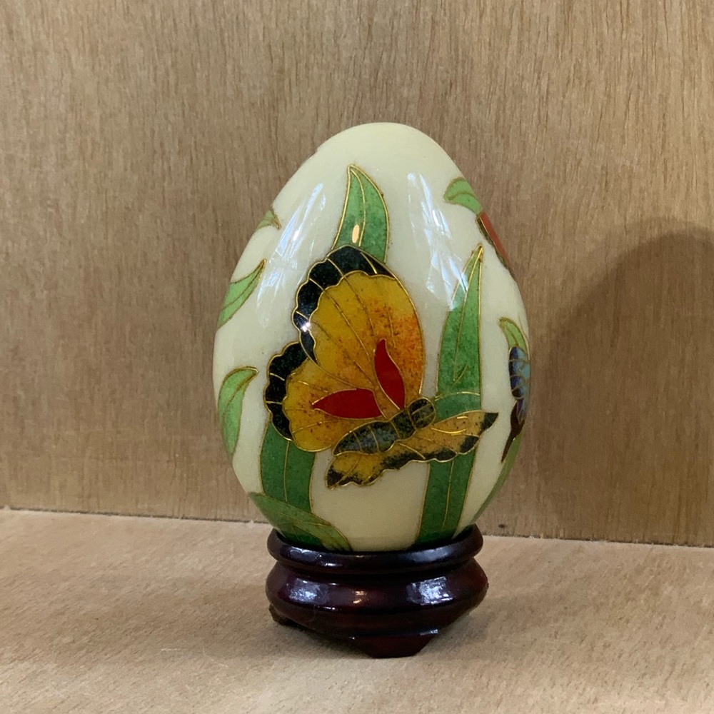 Butterfly Porcelain Egg With Case - Picture 5 of 8